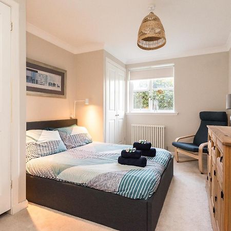 Cosy Roseburn Apartment, Edinburgh - 2 Bedrooms, Free Parking ภายนอก รูปภาพ