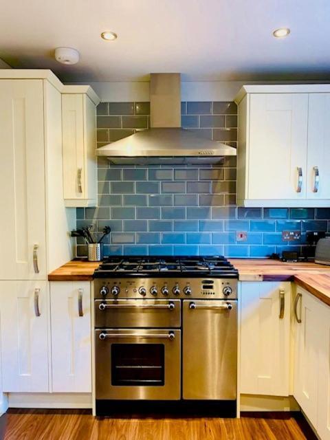 Cosy Roseburn Apartment, Edinburgh - 2 Bedrooms, Free Parking ภายนอก รูปภาพ