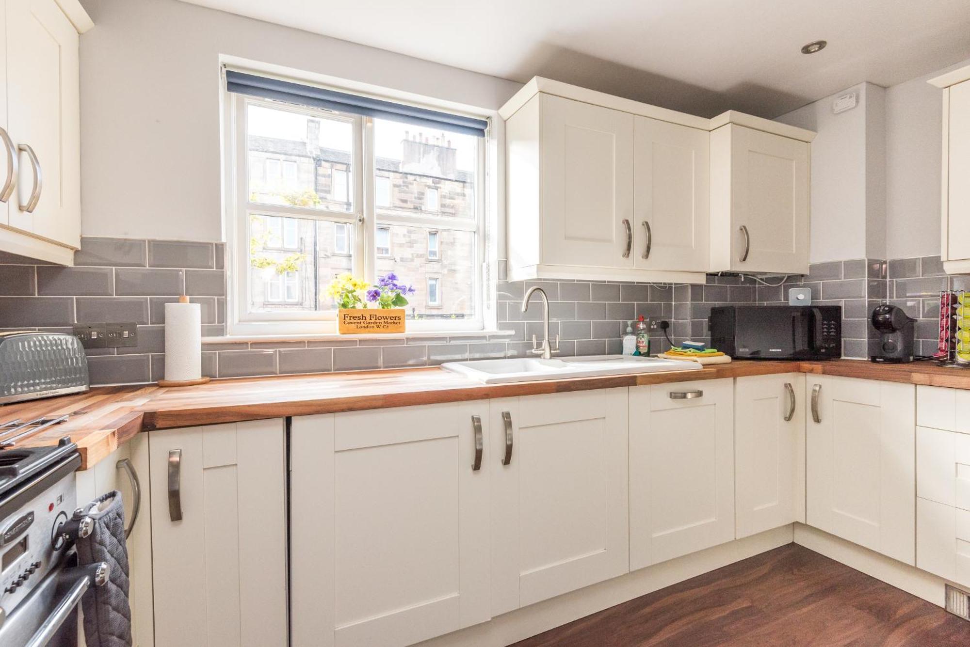 Cosy Roseburn Apartment, Edinburgh - 2 Bedrooms, Free Parking ภายนอก รูปภาพ