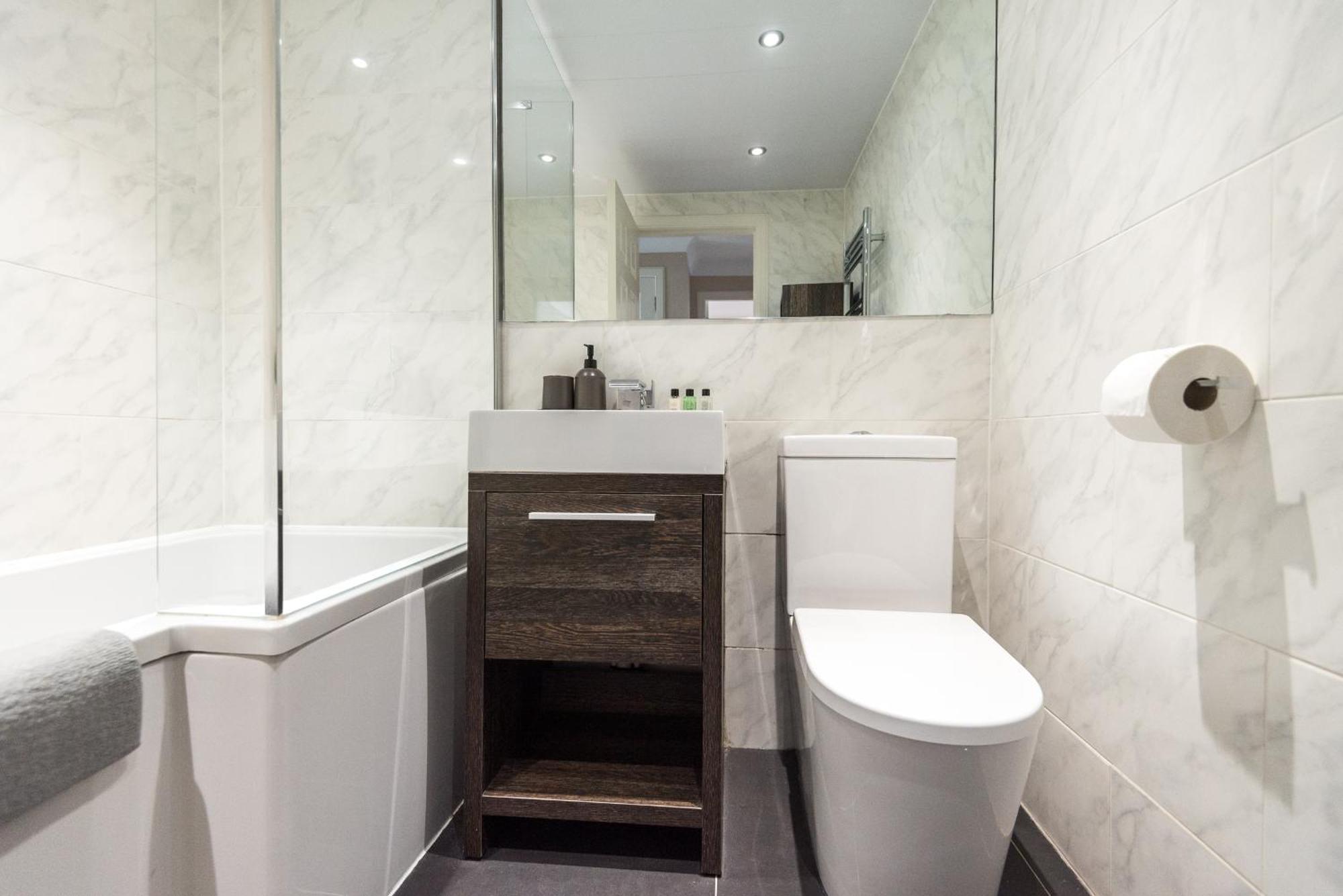 Cosy Roseburn Apartment, Edinburgh - 2 Bedrooms, Free Parking ภายนอก รูปภาพ