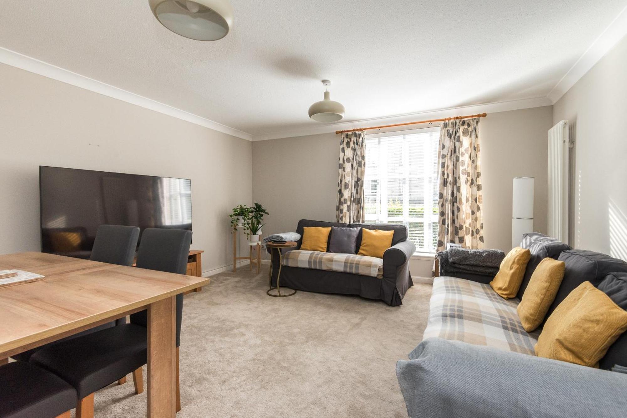 Roseburn Apartment, Edinburgh - 2 Bedrooms, Free Parking ภายนอก รูปภาพ