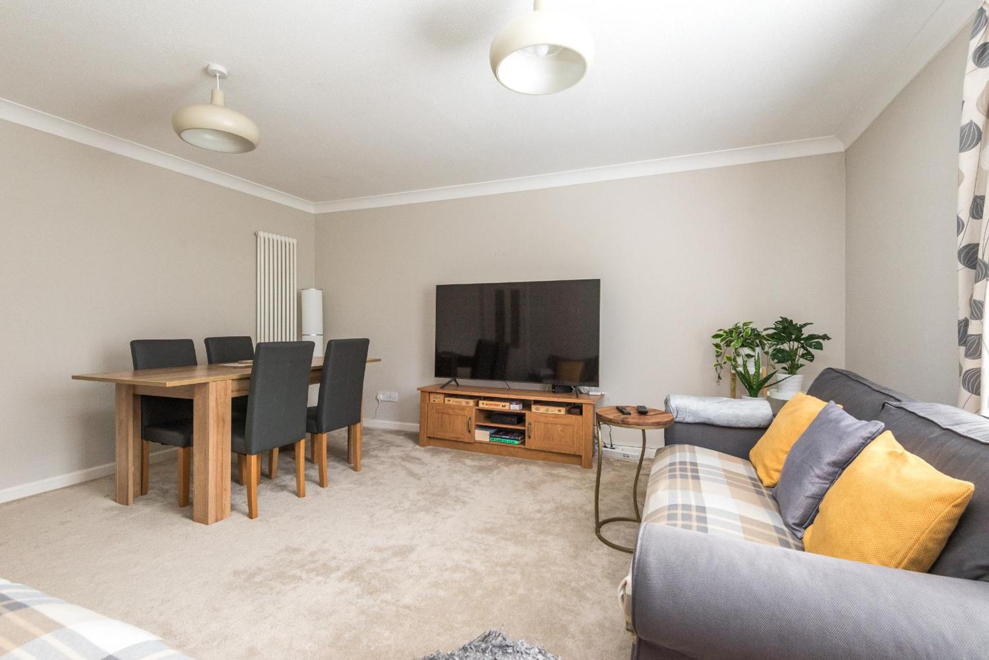 Roseburn Apartment, Edinburgh - 2 Bedrooms, Free Parking ภายนอก รูปภาพ